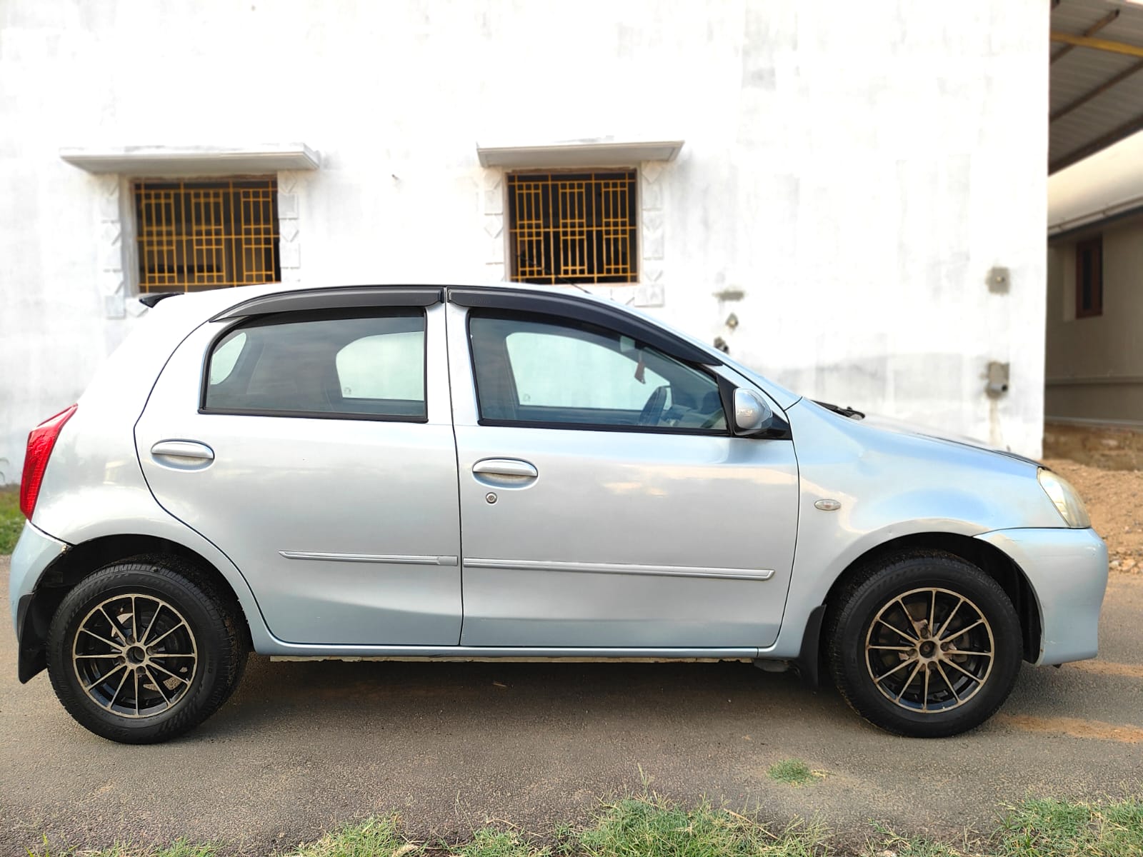 Toyota Etios Liva - Image 3